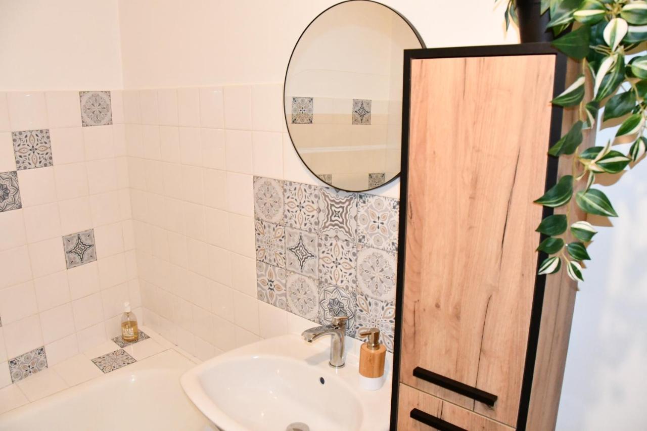 Appartement 32 M2 Intra Muros - Wifi - Netflix - Bureau 亞維農 外观 照片