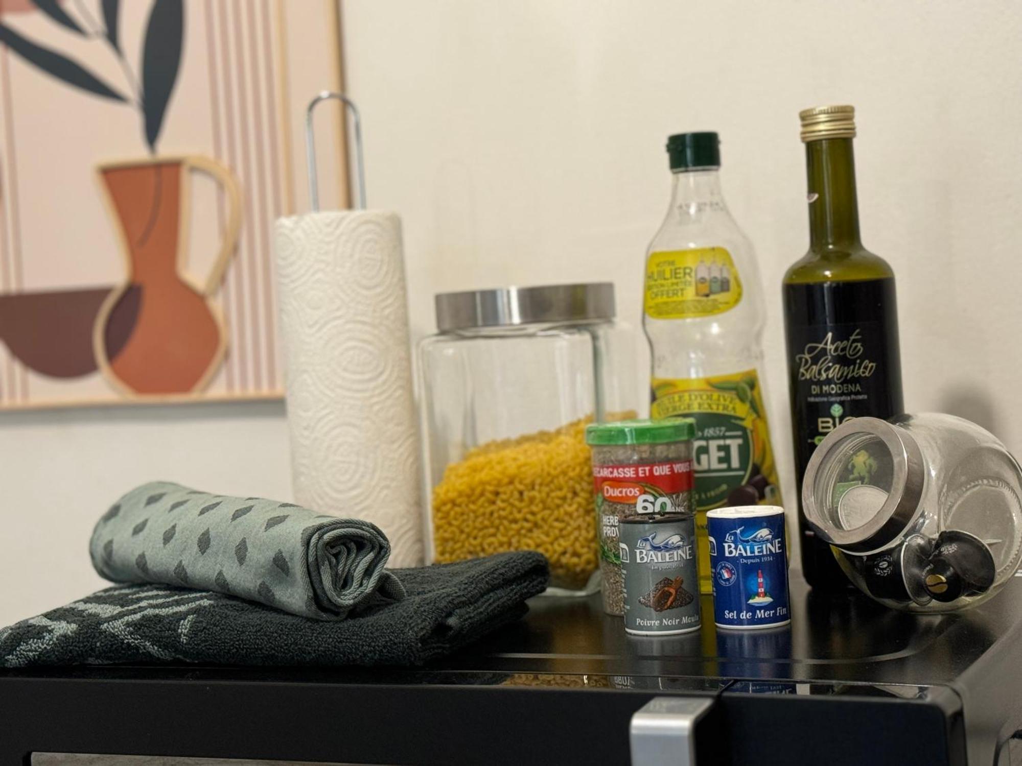 Appartement 32 M2 Intra Muros - Wifi - Netflix - Bureau 亞維農 外观 照片